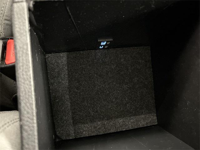 Photo of 2021 Super White Toyota Tacoma