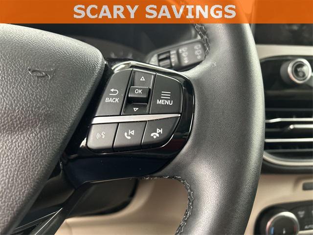 Photo of 2022 Star White Metallic Tri-Coat Ford Escape