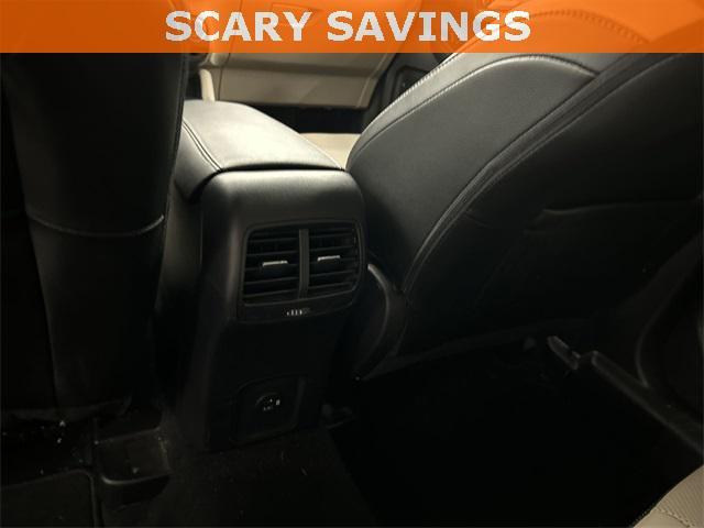 Photo of 2022 Star White Metallic Tri-Coat Ford Escape