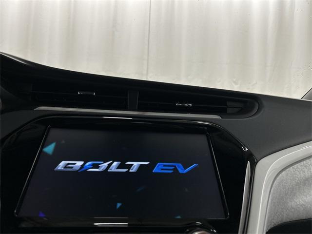 Photo of 2018 Summit White Chevrolet Bolt EV