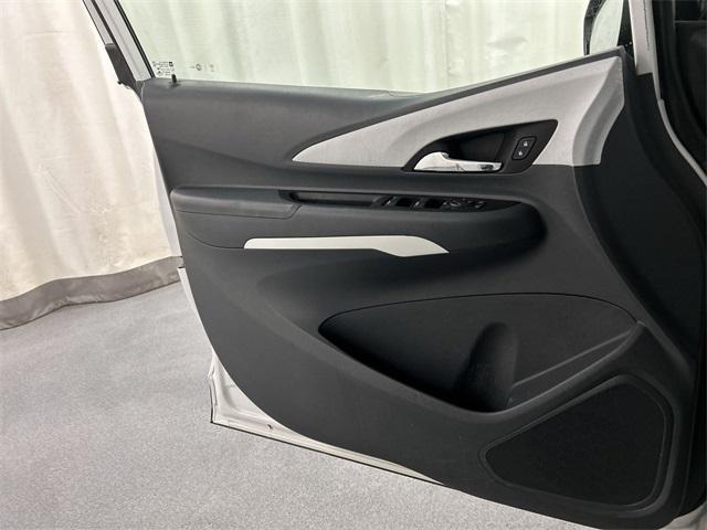 Photo of 2018 Summit White Chevrolet Bolt EV