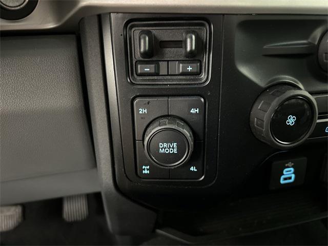 Photo of 2023 Oxford White Ford F-350