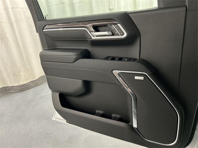 Photo of 2025 Summit White Chevrolet Silverado 1500