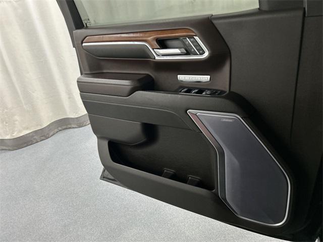 Photo of 2023 Onyx Black GMC Sierra 1500