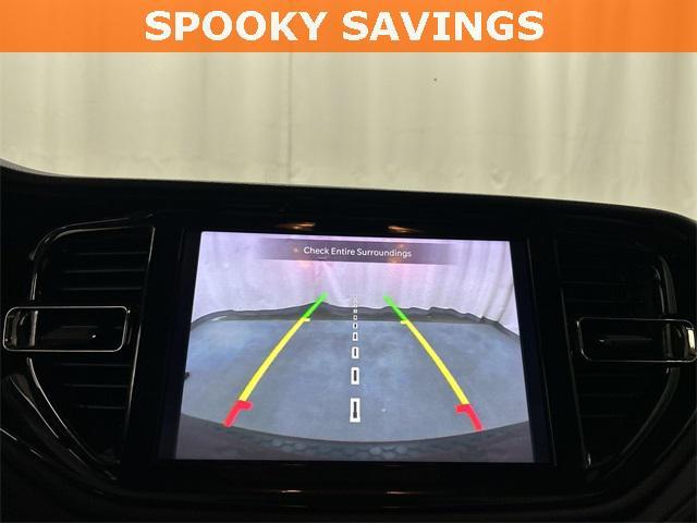 Photo of 2022 Octane Red Pearlcoat Dodge Durango