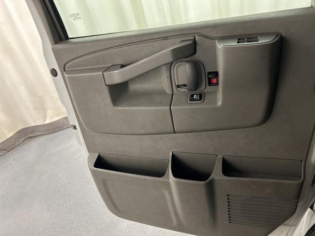 Photo of 2019 Summit White Chevrolet Express 2500
