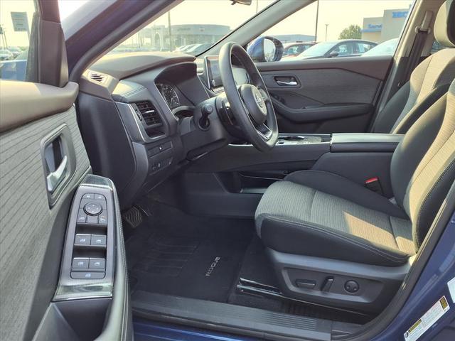Photo of 2023 Blue Nissan Rogue