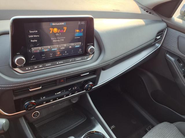 Photo of 2023 Blue Nissan Rogue