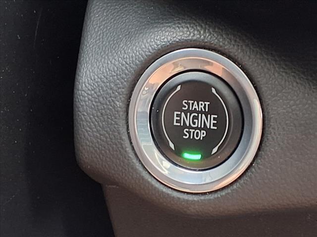 Photo of 2022 White Buick Envision