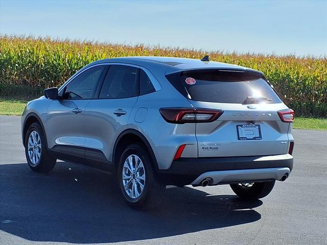 Photo of 2024 Silver Ford Escape
