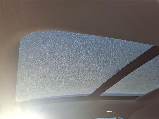 Photo of 2025 White Buick Envision