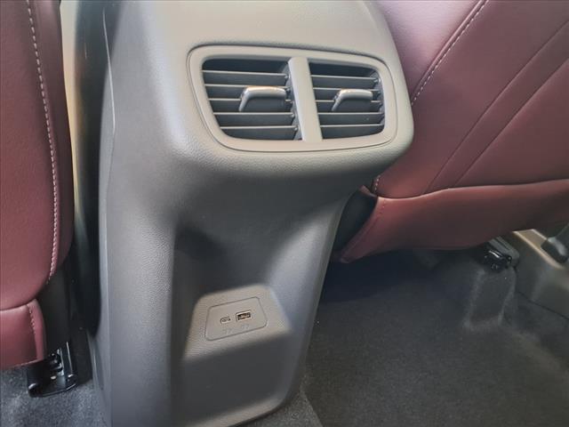 Photo of 2025 White Buick Envision