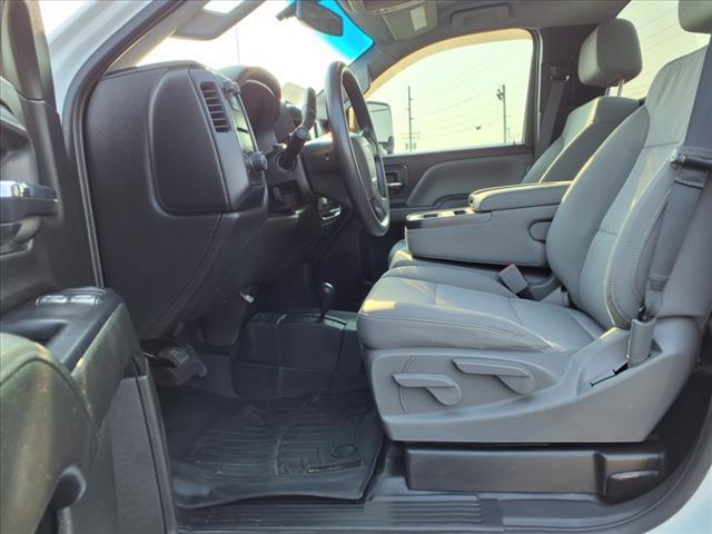 Photo of 2019 White GMC Sierra 2500