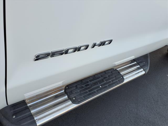 Photo of 2019 White GMC Sierra 2500