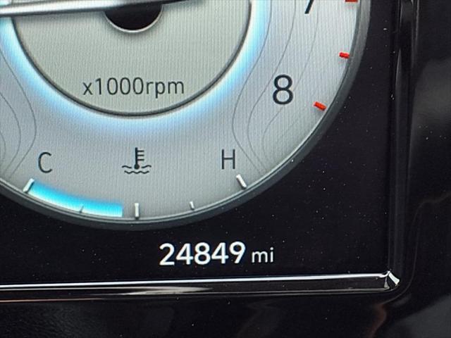 Photo of 2022 Black Hyundai ELANTRA