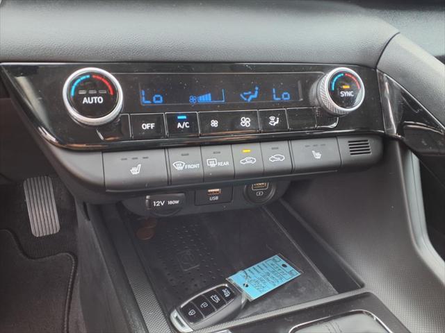 Photo of 2022 Black Hyundai ELANTRA