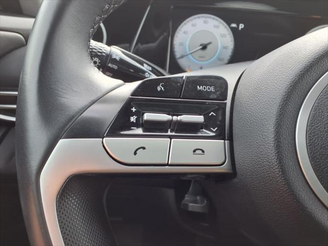 Photo of 2022 Black Hyundai ELANTRA