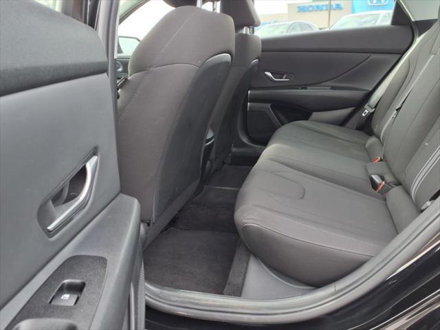 Photo of 2022 Black Hyundai ELANTRA