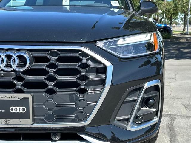 Photo of 2024 Mythos Black Metallic Audi Q5