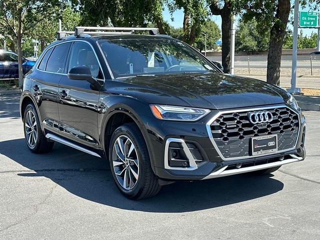 Photo of 2024 Mythos Black Metallic Audi Q5