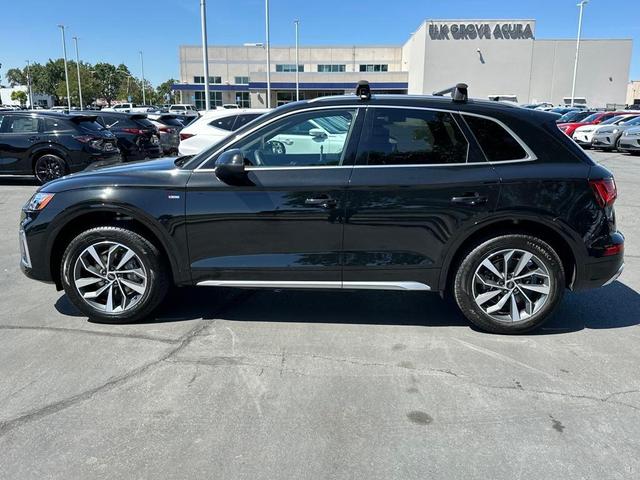 Photo of 2024 Mythos Black Metallic Audi Q5