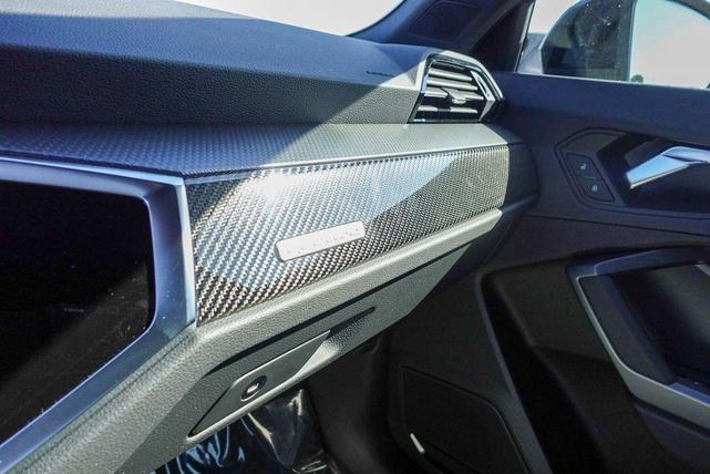 Photo of 2025 Daytona Gray Pearl Effect Audi Q3