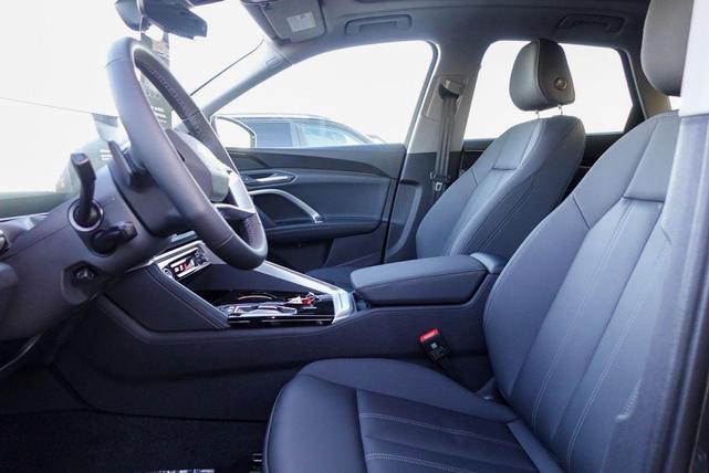 Photo of 2025 Tambora Flame Audi Q5