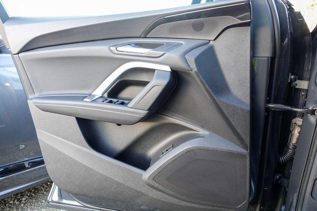 Photo of 2025 Tambora Flame Audi Q5