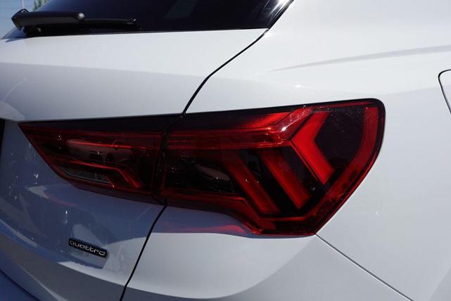 Photo of 2025 Glacier White Metallic Audi Q3