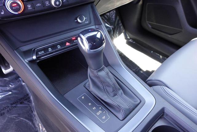 Photo of 2025 Glacier White Metallic Audi Q3