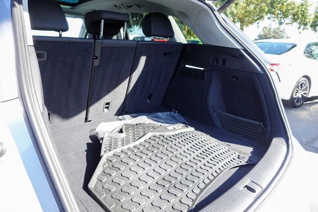 Photo of 2025 Florett Silver Metallic Audi Q5