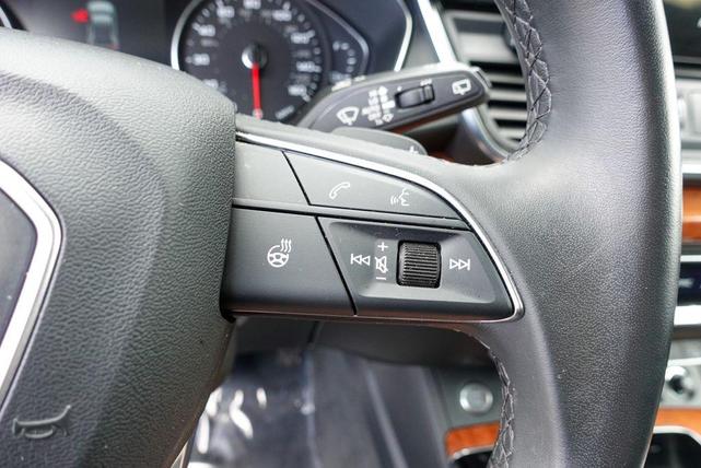 Photo of 2023 Mythos Black Metallic Audi Q5