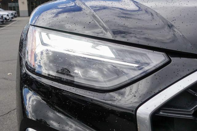 Photo of 2023 Mythos Black Metallic Audi Q5