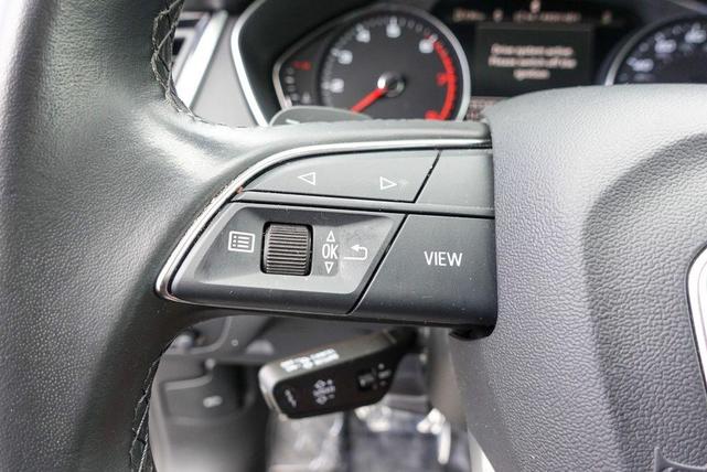 Photo of 2023 Mythos Black Metallic Audi Q5