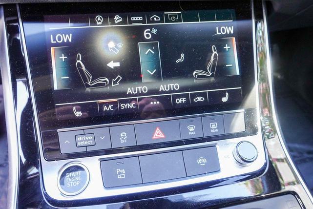 Photo of 2025 Glacier White Metallic Audi Q7