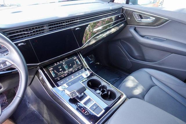 Photo of 2025 Glacier White Metallic Audi Q7