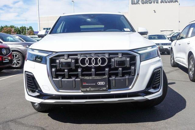 Photo of 2025 Glacier White Metallic Audi Q7