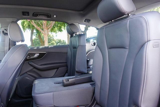 Photo of 2025 Glacier White Metallic Audi Q7