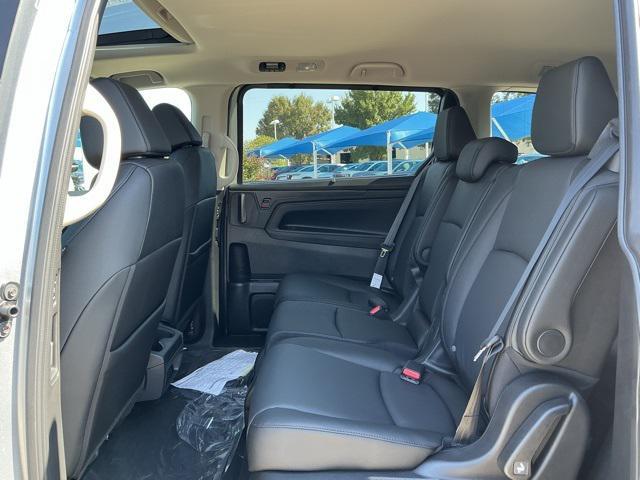 Photo of 2026 Solar Silver Metallic Honda Odyssey