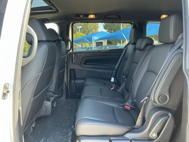 Photo of 2026 Platinum White Pearl Honda Odyssey