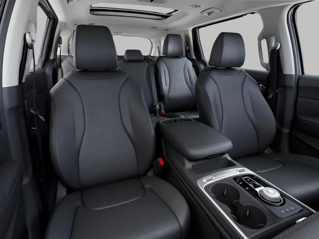 Photo of 2026 Ceramic Silver Kia Carnival Hybrid