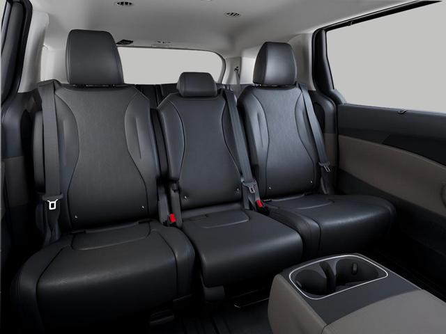 Photo of 2026 Silver Kia Carnival Hybrid