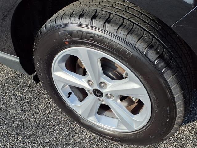 Photo of 2024 Agate Black Metallic Ford Edge