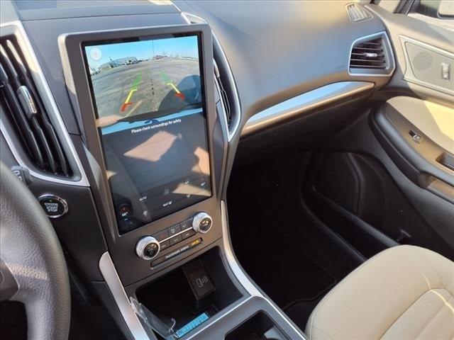 Photo of 2024 Agate Black Metallic Ford Edge