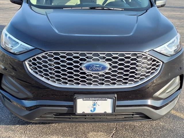 Photo of 2024 Agate Black Metallic Ford Edge