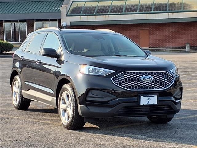 Photo of 2024 Agate Black Metallic Ford Edge