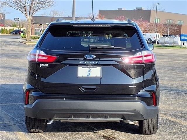 Photo of 2024 Agate Black Metallic Ford Edge