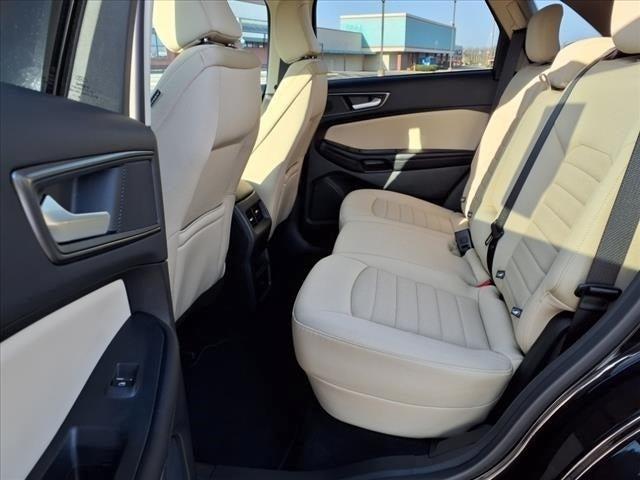 Photo of 2024 Agate Black Metallic Ford Edge