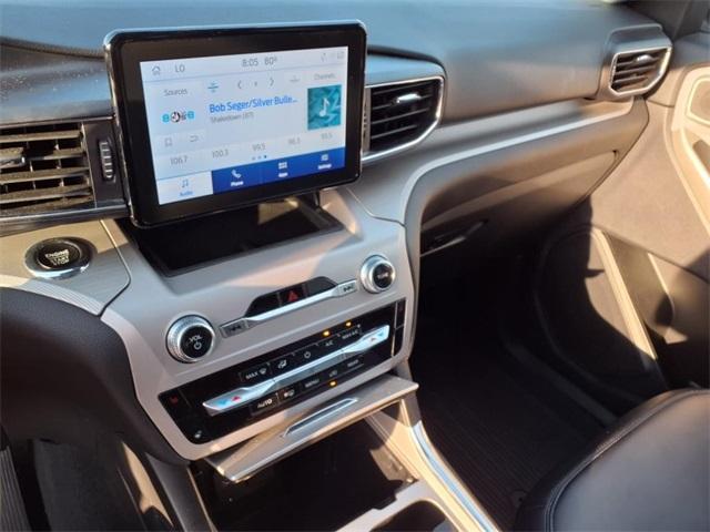 Photo of 2023 Iconic Silver Metallic Ford Explorer