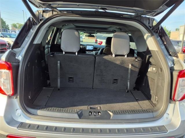 Photo of 2023 Iconic Silver Metallic Ford Explorer